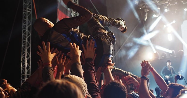 足球直播抓饭平台全面覆盖英超欧冠五大联赛免费高清观看